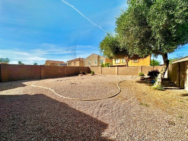 Building Photo - 4BEDROOM/2.5 BATH Lovely San Tan Home!!