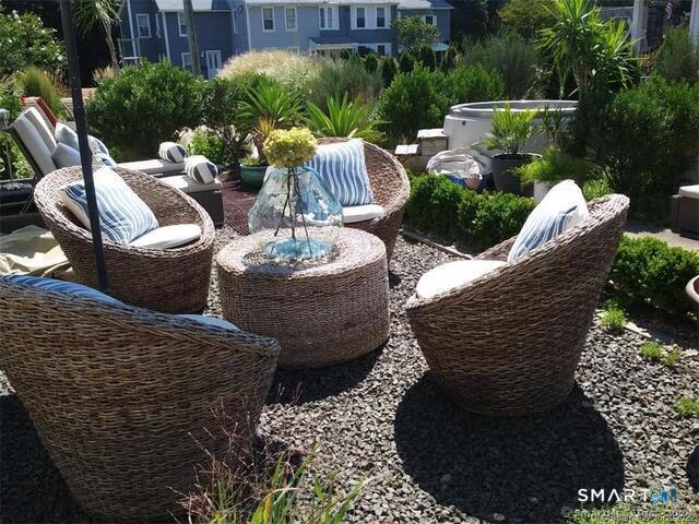 Building Photo - 84 E Main St