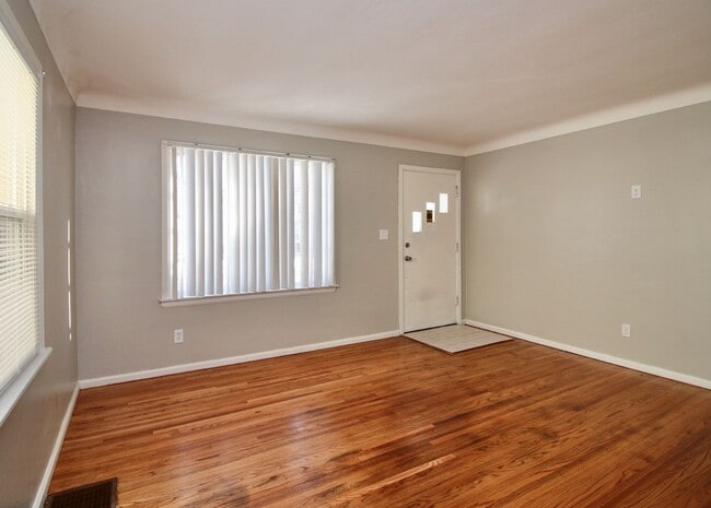 Building Photo - 3 bedroom house for rent