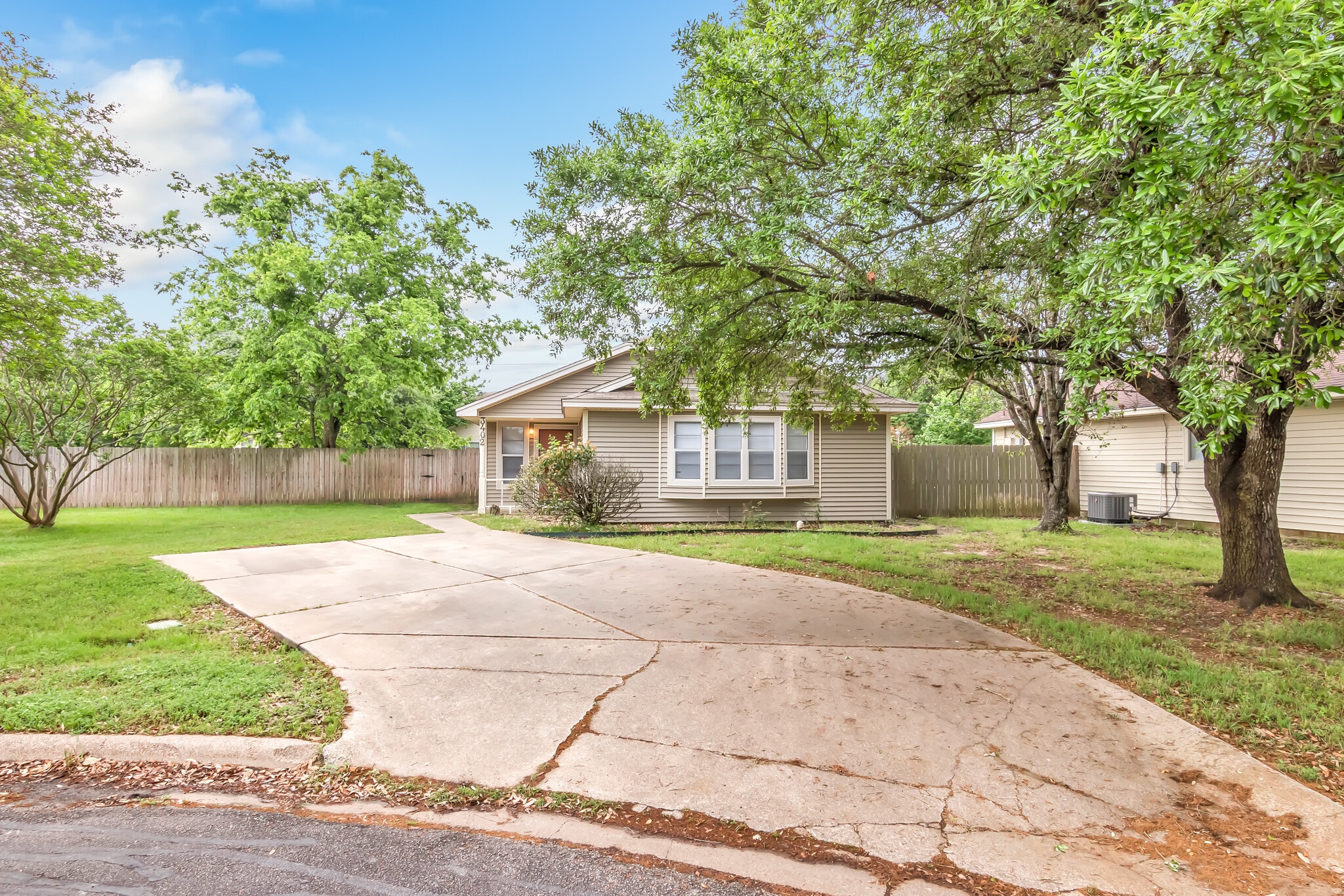 Building Photo - 3402 Timberline Ct