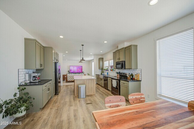 Building Photo - 4057 SOLAR St