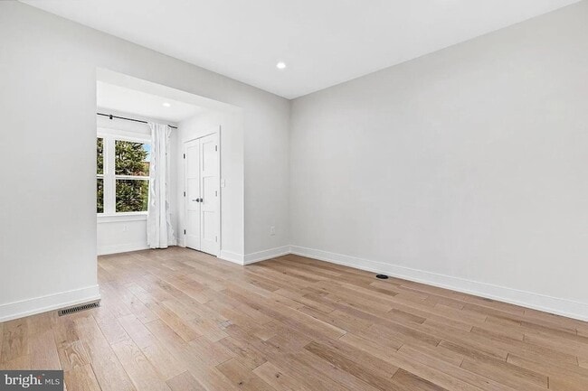 Building Photo - 3525 16th St NW