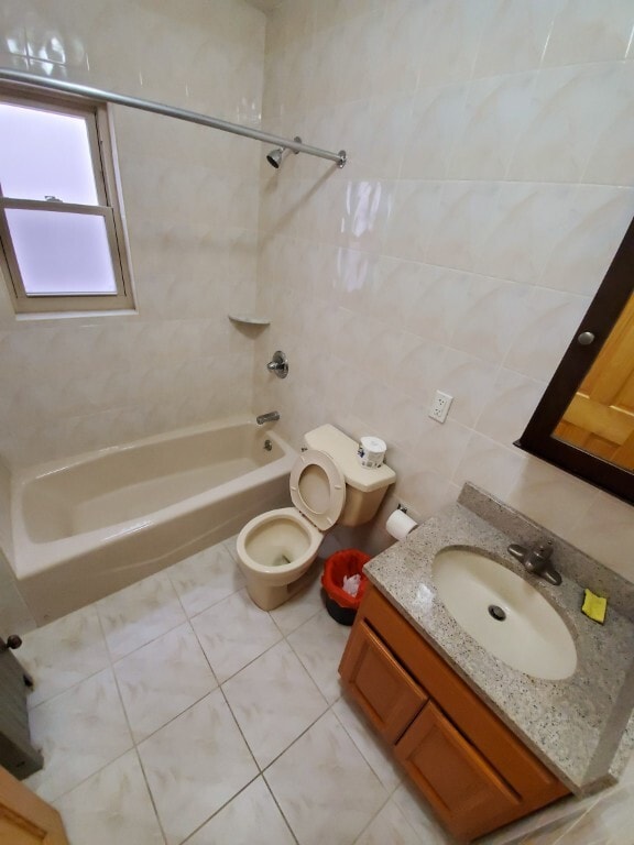 Building Photo - *Oversized three bedroom for rent quiet country surrounds***