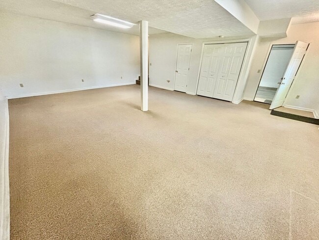 Building Photo - 3 Bedroom Home in Danville!