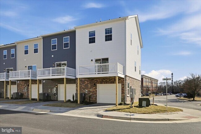 Building Photo - 1829 Harvest Dr