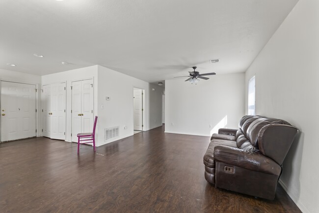 Building Photo - 3723 W 53rd Pl