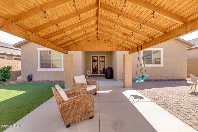 Building Photo - 21450 W Almeria Rd