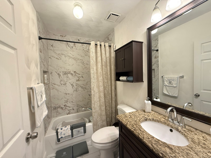 Building Photo - 946 Ave H