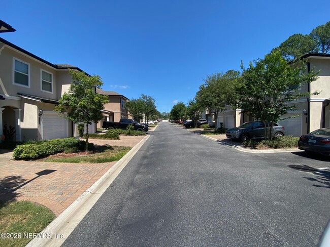 Building Photo - 11312 Estancia Villa Cir