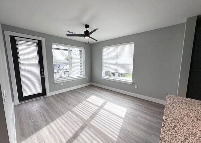 Building Photo - 5005 E Parmer Ln