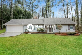 Building Photo - 3 Bedroom Pet-Friendly Home in Lithonia, GA with Main Street Renewal