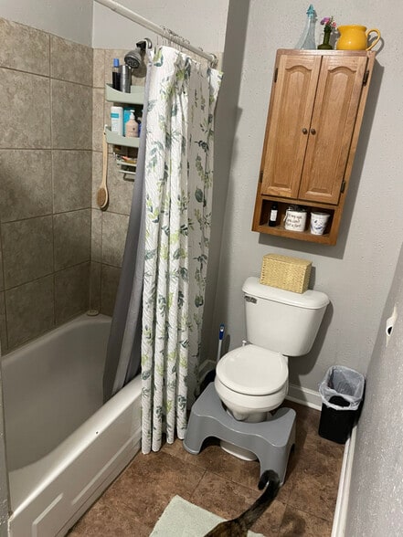 Building Photo - 303 State St