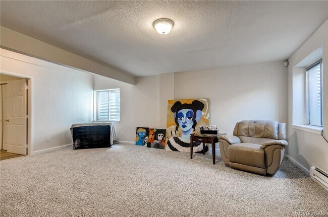 Building Photo - Beautiful 4 bedroom 3.5 bathroom single fa...