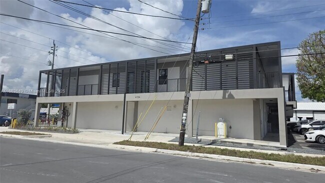 Building Photo - PRIVATE ONE BEDROOM PLUS DEN – BOUTIQUE 8-...