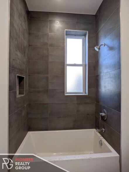 Building Photo - 2121 W Belmont Ave