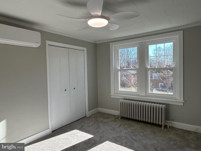 Building Photo - 1407 Delaware Ave