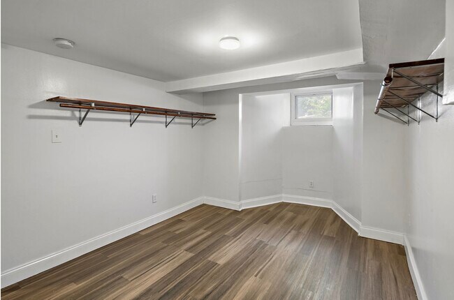 Building Photo - 16 Mayfair St