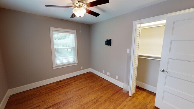 Building Photo - $1695/Bedroom | 7BR Home Near UTK | Fort S...