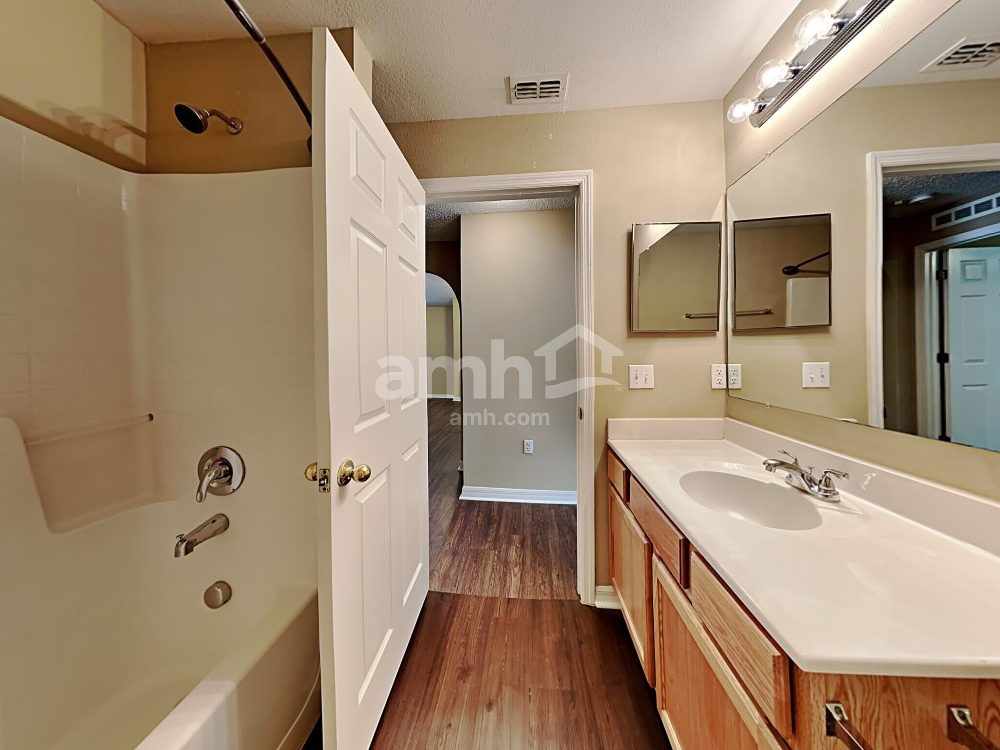 Building Photo - 6679 Gentle Oaks Dr W