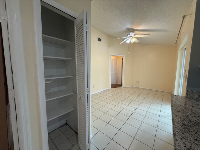 Building Photo - 4712 Dandelion Dr