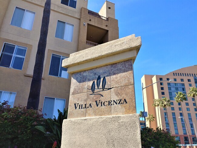 Building Photo - 3520 Lebon Dr