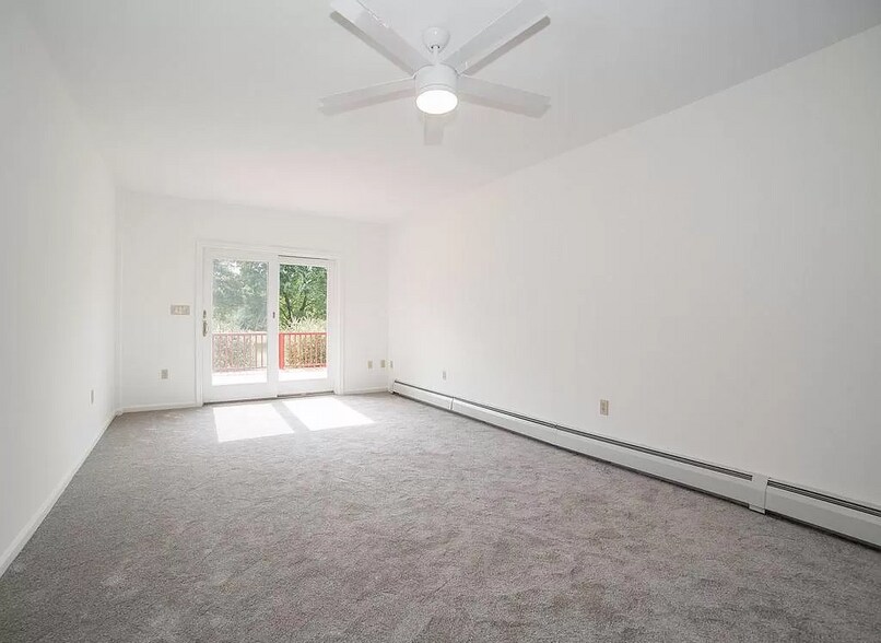 Building Photo - 39 Jackson St