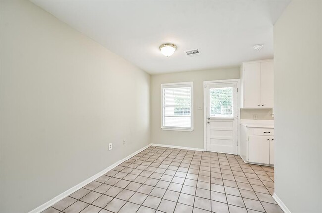Building Photo - 4924 Palmetto St