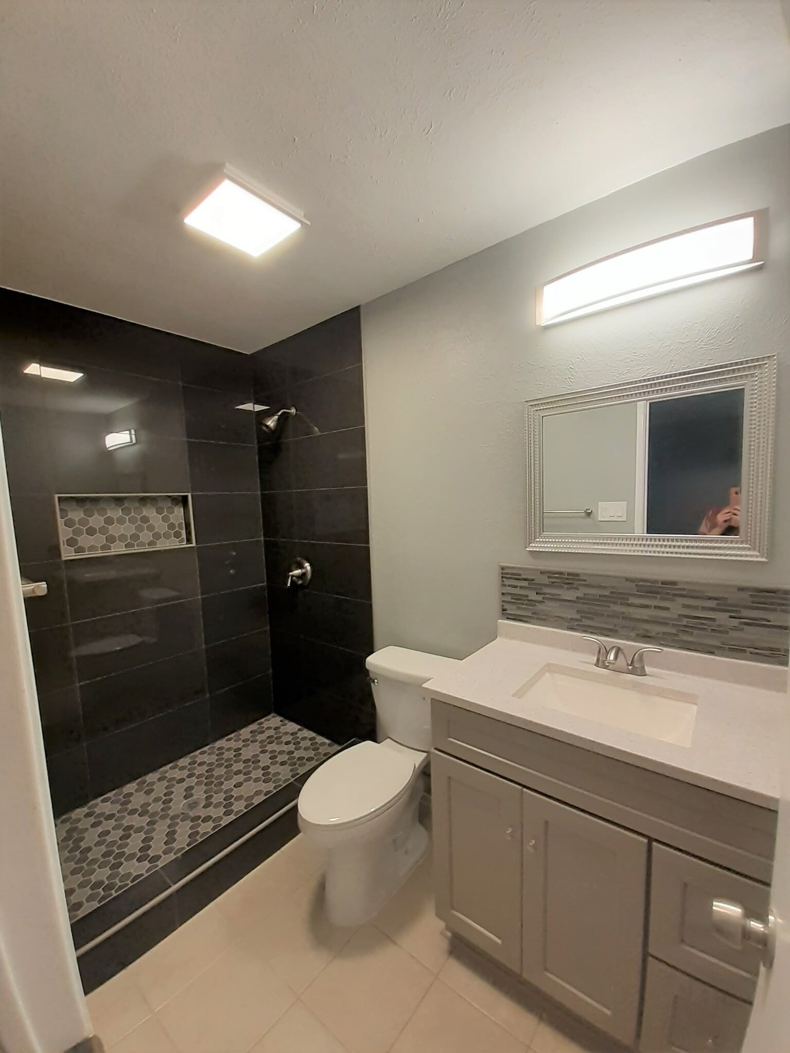 Building Photo - 9022 Millwood Dr