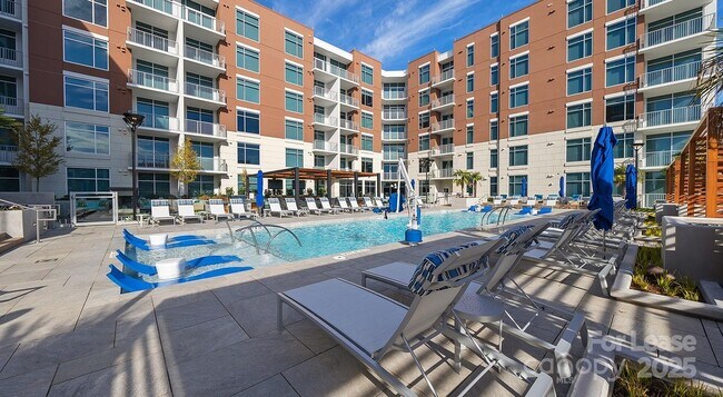 Primary Photo - 4425 Sharon Rd