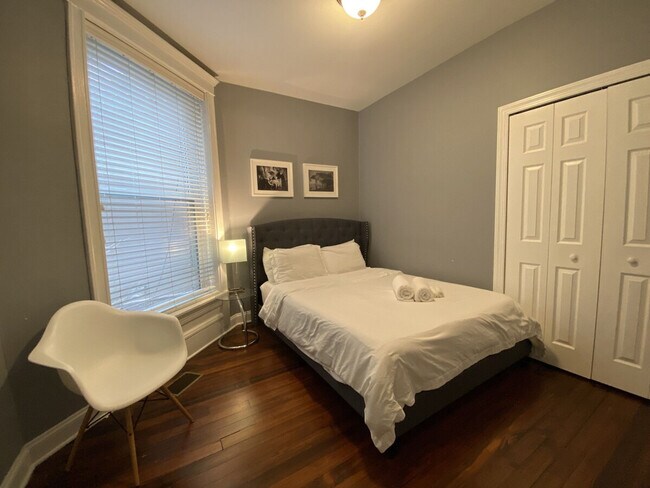 Building Photo - 2244 N Dayton St