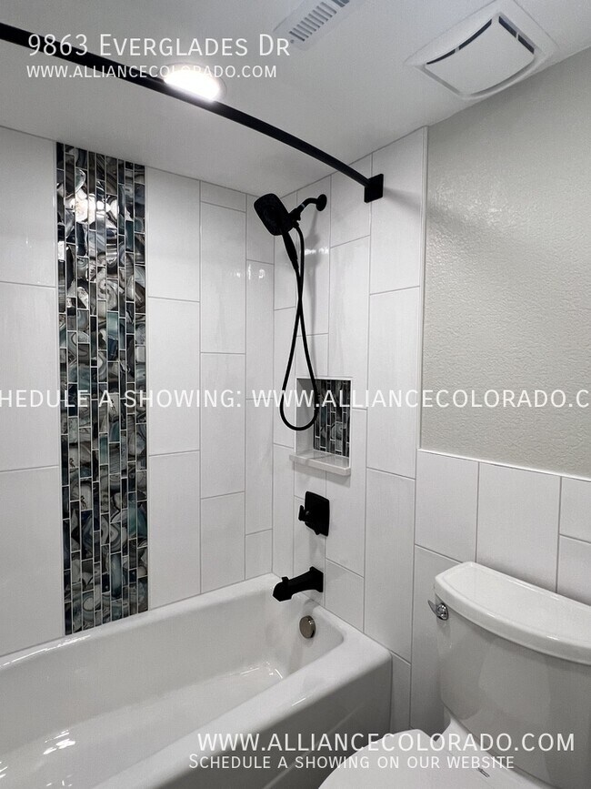 Building Photo - 9863 Everglades Dr