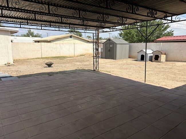 Building Photo - 1140 Yerba Rd SW