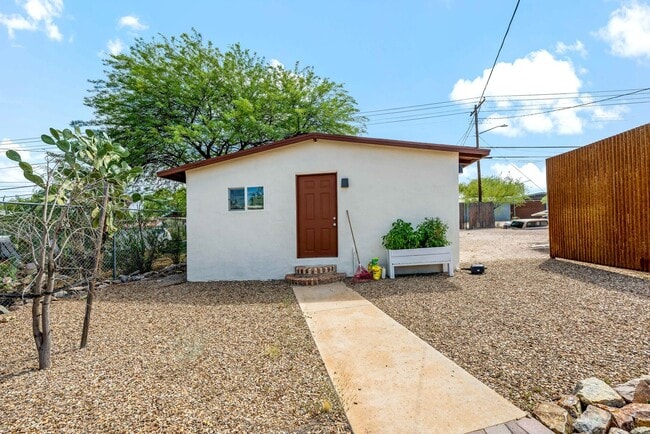 Building Photo - PRELEASE August 2026! Spacious 4-Bedroom Home Near UA & Banner Health!