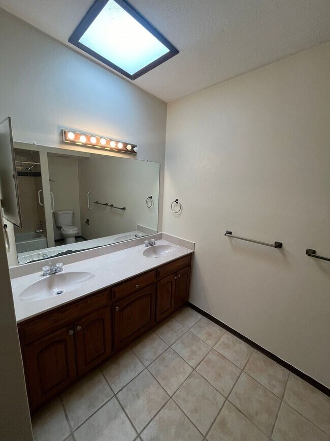 Building Photo - Beautiful 1-story southwestern-style home in west El Paso