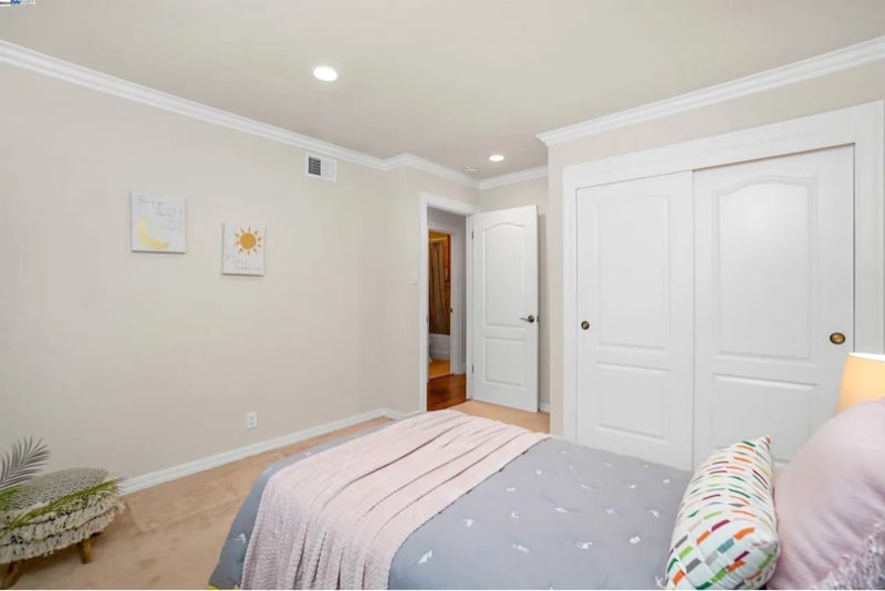 Building Photo - 363 Oleander Ave