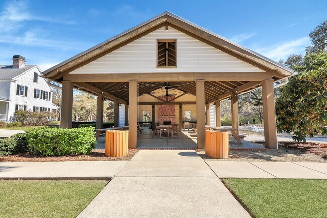 Building Photo - 190 Cherry Grv Dr