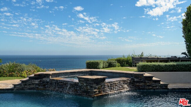 Building Photo - 29020 Cliffside Dr