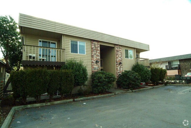 Building Photo - Centrally Located Ground floor Remodeled 1...