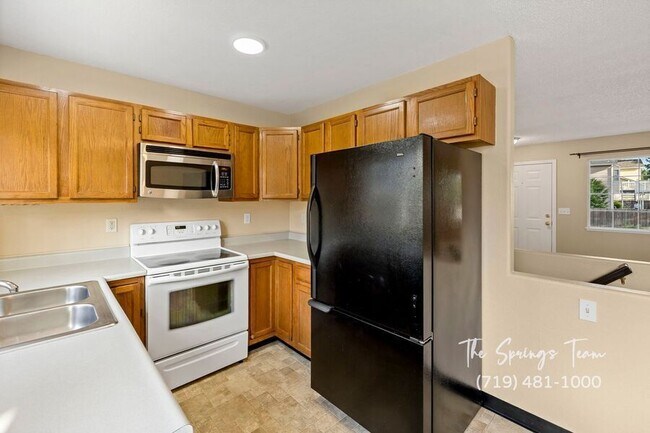 Building Photo - 5833 Bow River Dr