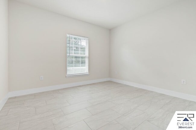 Building Photo - FULLY FENCED, LIKE NEW 3/2/2 IN DESIRABLE INDIAN TRAILS