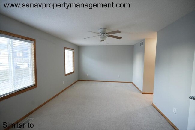 Building Photo - "Spacious 3 Bedroom, 2.5 Bath Townhome in ...