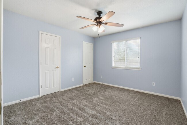 Building Photo - 326 Wild Bird Dr