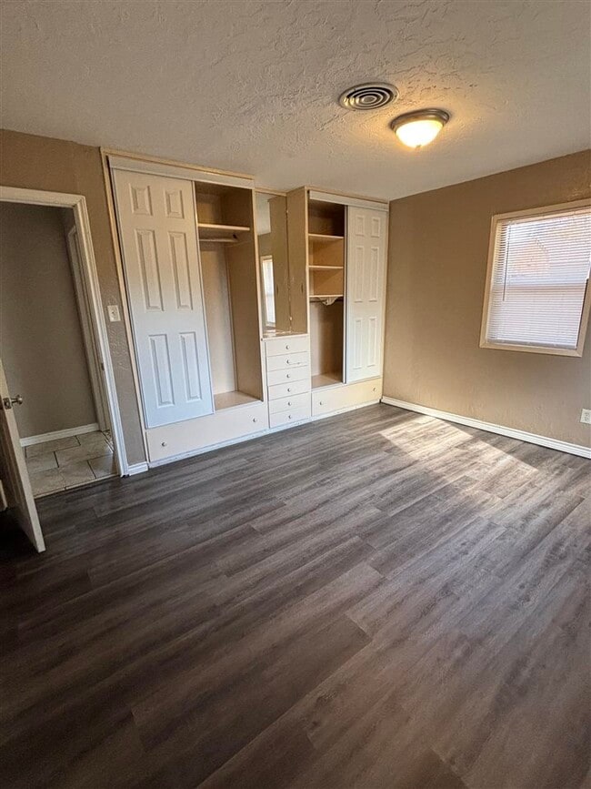 Building Photo - 2906 NW Euclid Ave