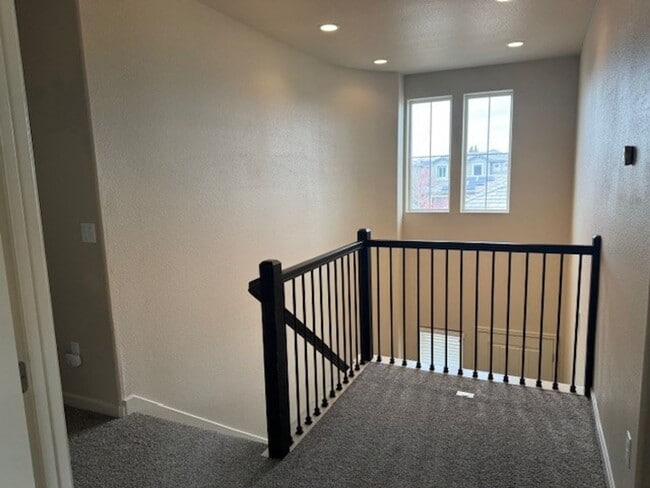 Building Photo - East Sparks Three Bedroom Home