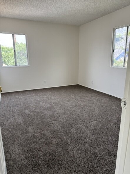 Building Photo - 130 N Ivy Ave