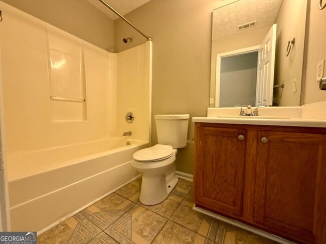 Building Photo - 209 Hunt Club Cir