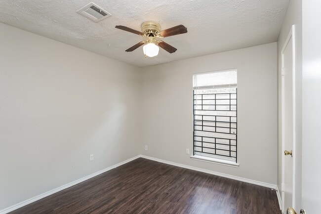Building Photo - 13526 Hampton Falls Dr