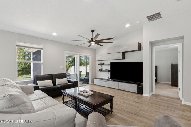 Building Photo - 66103 Edgewater Dr