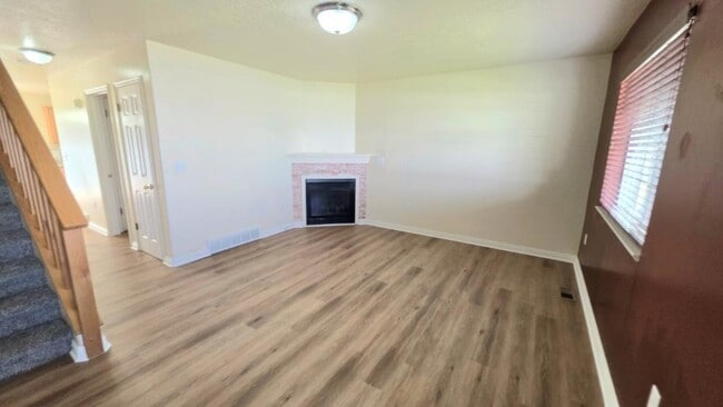 Building Photo - 619 W 2300 S