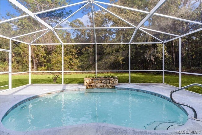 Building Photo - 8013 SW 134 Loop